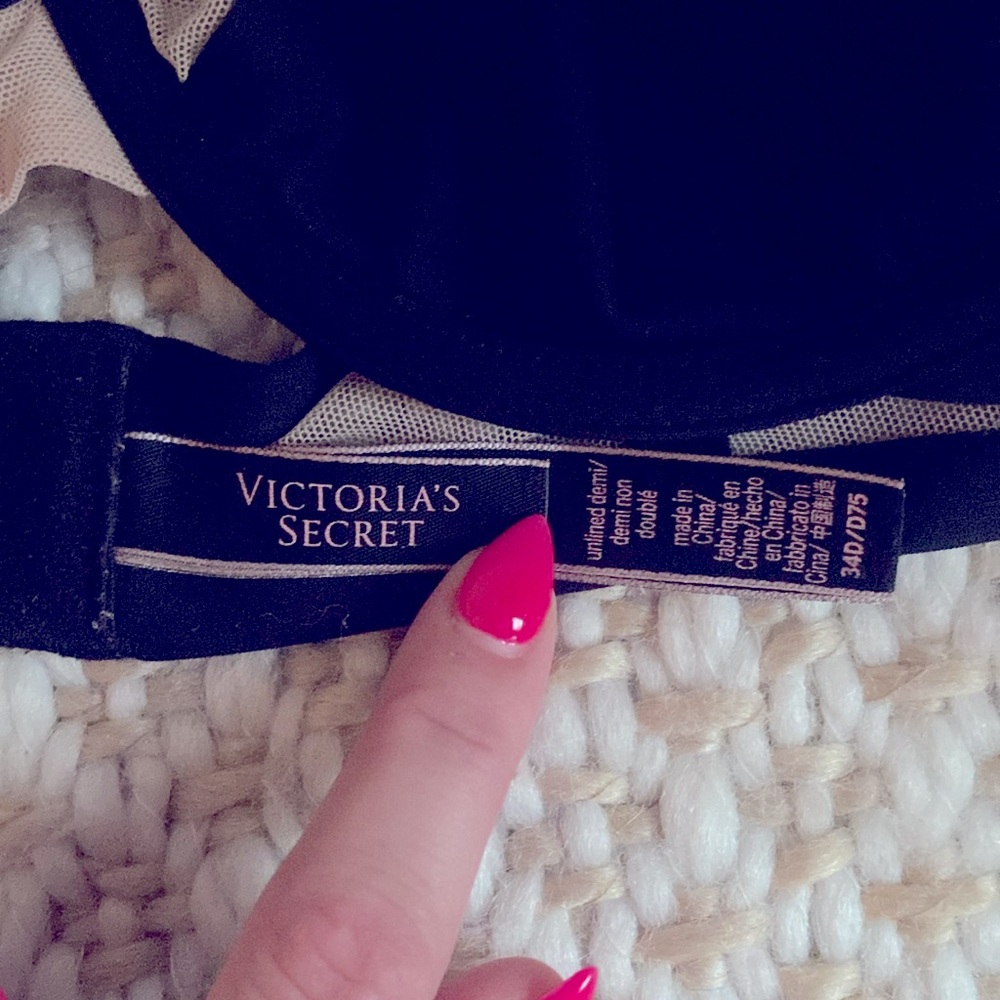 Victorias Secret Unlined Bra - Picture 4 of 4